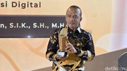 Kapolda Jabar Irjen Rudi Raih Trofi Tokoh Transformasi Keamanan Digital