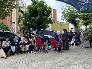 Video Haru Keluarga Korban Kebakaran Terra Drone Menanti Hasil Identifikasi