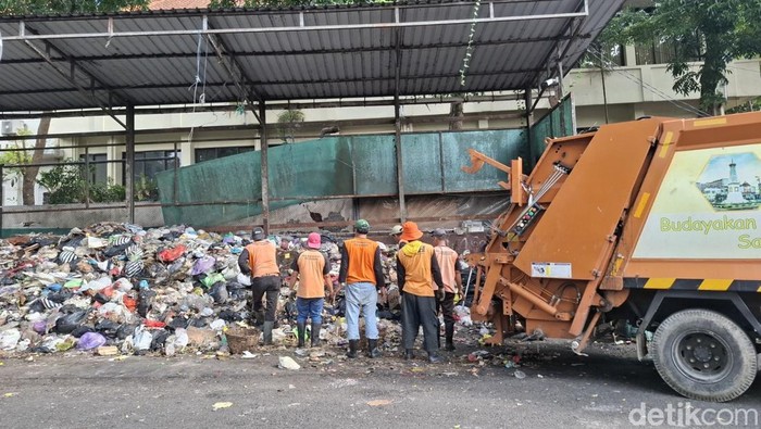 Hasto Janji Semua Depo Sampah Jogja Bersih Hari Ini, Ternyata...
