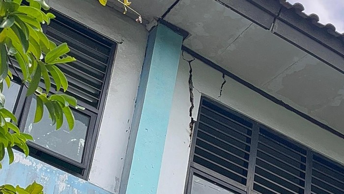 Bangunan SMAN 15 Kota Tangerang Retak, DPRD Banten Minta Segera Relokasi