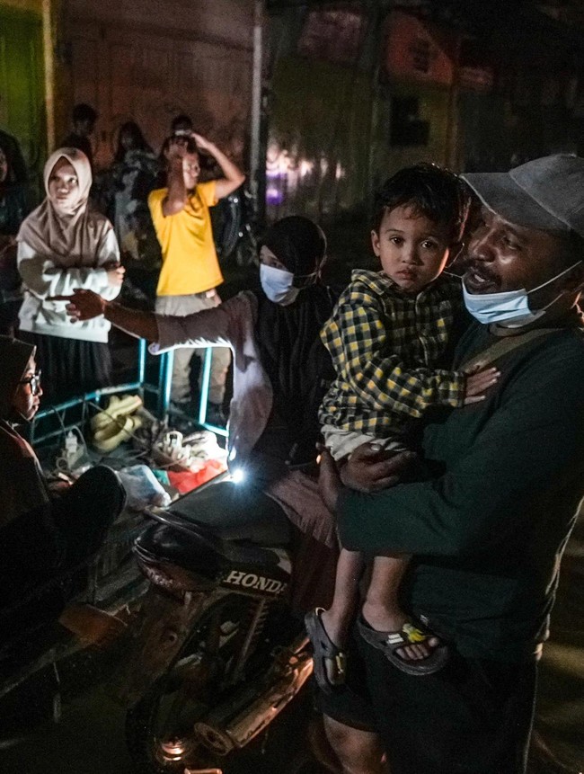 Listrik Belum Menyala, Aceh Tamiang Masih Diliputi Kegelapan