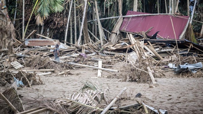 Kisah Mahasiswa Aceh di Surabaya Menanti Kabar Keluarga Usai Bencana