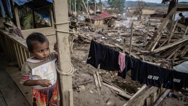 Lubok Pusaka Porak-Poranda, Banjir Bandang Sapu Bersih Hampir Seluruh Desa