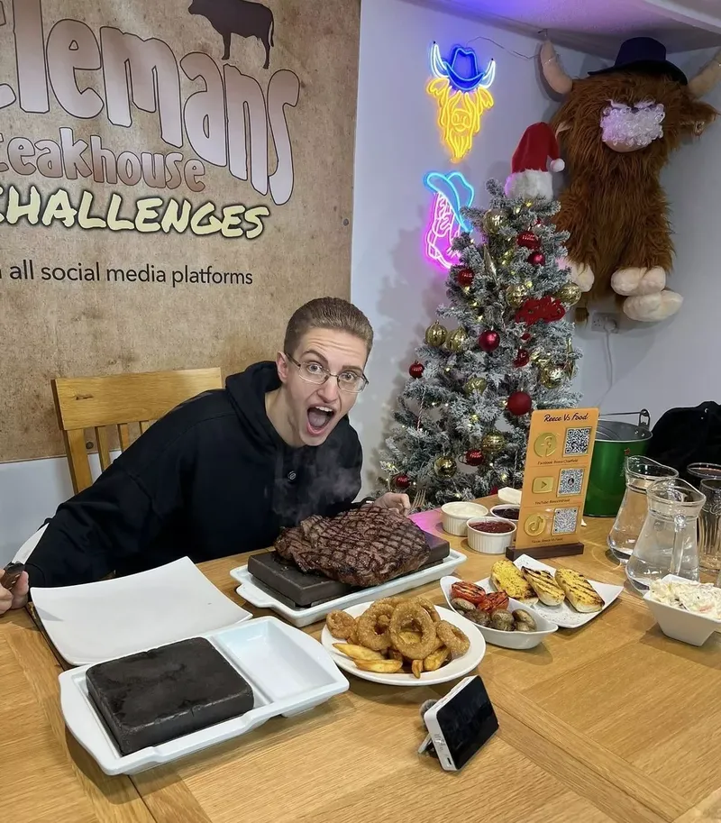 Makan 4,5 Kg Menu dalam 24 Jam, Pria Ini Akhirnya Ambruk Masuk RS Pria Ini Akhirnya Ambruk Masuk RS Gegara Tantangan Makan Ekstrem