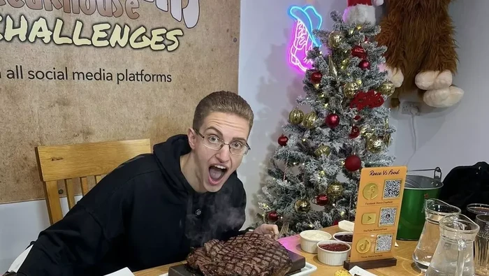 Pria Ini Akhirnya Ambruk Masuk RS Gegara Tantangan Makan Ekstrem