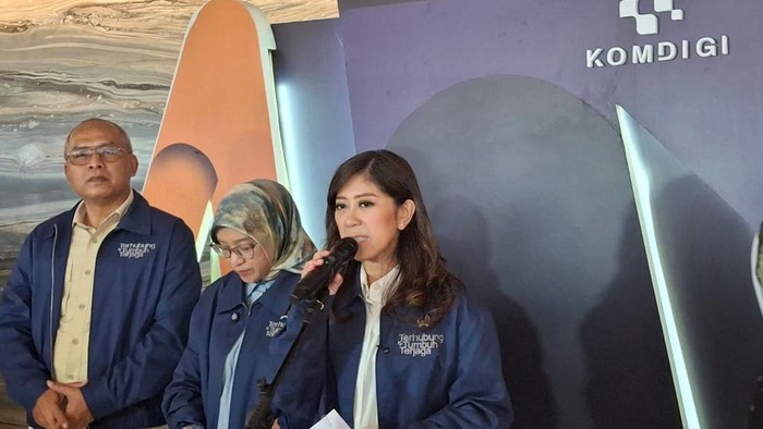 Menkomdigi Meutya Hafid menyatakan jaringan di daerah terdampak bencana yakni Aceh, Sumatra Utara dan Sumatra Barat, berangsur-angsur membaik.