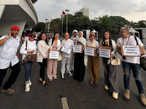 Ozy Syahputra dkk Turun ke Jalan Galang Dana Peduli Sumatera
