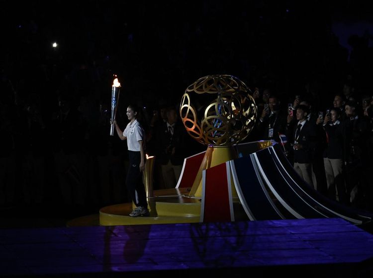 Panipak Nyalakan Api, SEA Games 2025 Resmi Dibuka di Bangkok