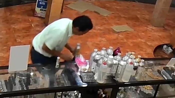 Viral Pria Curi Bibit Parfum di Pasuruan Terekam CCTV