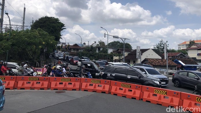 Hari Pertama Penutupan Jembatan Kewek, Lalin di Jalan Kleringan Mengular