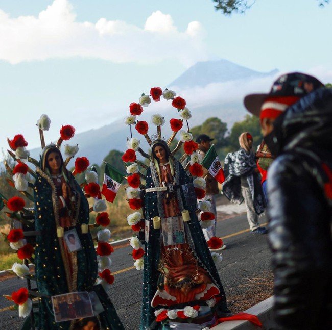 Peziarah Lakukan Perjalanan Panjang Menuju Basilica Guadalupe