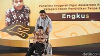 Mereka dipilih berdasarkan kriteria inovasi, kreativitas, inspirasi, dampak, dan keaktifan.