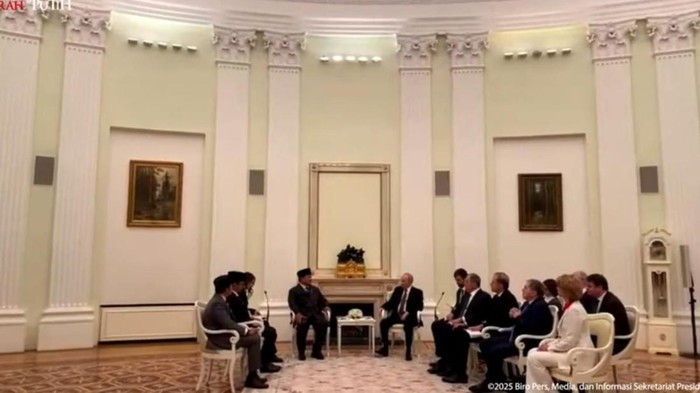 Putin Sampaikan Duka atas Bencana Sumatera Saat Bertemu Prabowo di Rusia