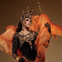 Rinanda Aprillya Kenakan Kostum Nasional Bertema Ubur-ubur Miss Charm 2025