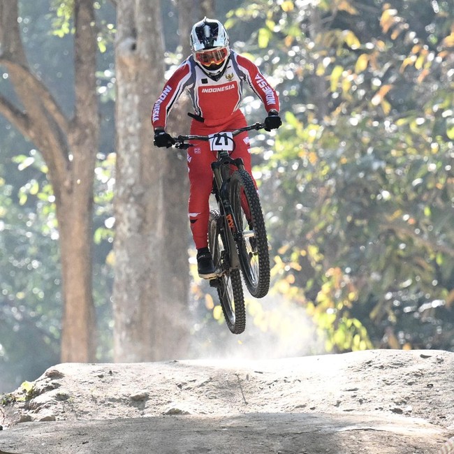 Indonesia Boyong Dua Perak dari Downhill Nomor Putra dan Putri di Sea Games 2025