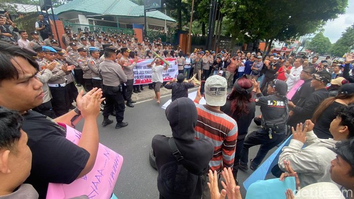 Warga Desak TNGC Tegas Atasi Mata Air Ilegal di Gunung Ciremai