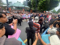 Warga Desak TNGC Tegas Atasi Mata Air Ilegal di Gunung Ciremai