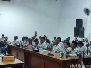 Pemkab Flores Timur Janji Bayar Tunggakan Gaji Guru 7 Tahun pada Desember