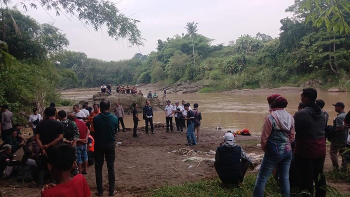 Gio Borneo Hilang Usai Tolong Teman yang Tenggelam di Cisanggarung
