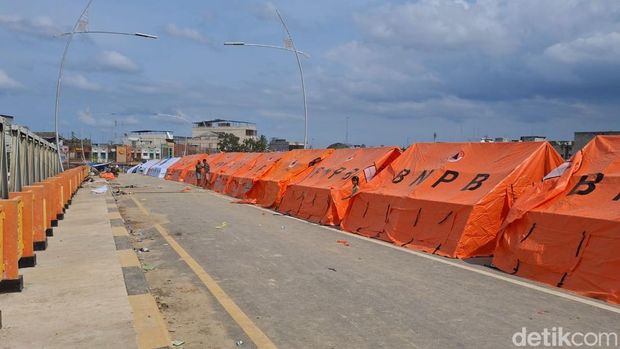 Tenda BNPB. (Foto: Markus Gamaliel/detikSumut).