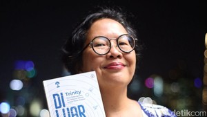 Selama hampir satu jam, Trinity juga membagikan cara menulis cerita perjalanan yang ringan dan mudah dipahami bagi pembaca. Foto: Najm Dhiaulhaq/ detikFoto
