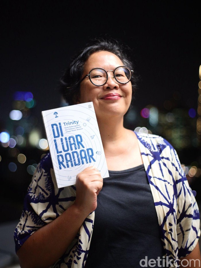 Trinity Ngobrol Tips Menulis Perjalanan di Kantor detikcom pada Selasa (9/12/12) malam.