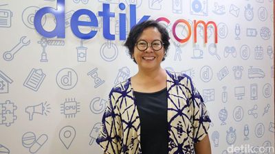 Trinity Ngobrol Tips Menulis Perjalanan di Kantor detikcom