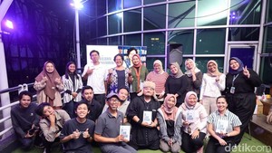 Trinity yang bernama asli Ade Perucha Hutagaol dikenal sebagai travel blogger pertama di Indonesia yang kisahnya sukses diadaptasi ke film Trinity, The Nekad Traveler (2017) dan sekuelnya Trinity Traveler (2019). Foto: Najm Dhiaulhaq/ detikFoto