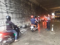 Viral Semen Tumpah di Underpass Mampang, Polisi Kerahkan Water Cannon