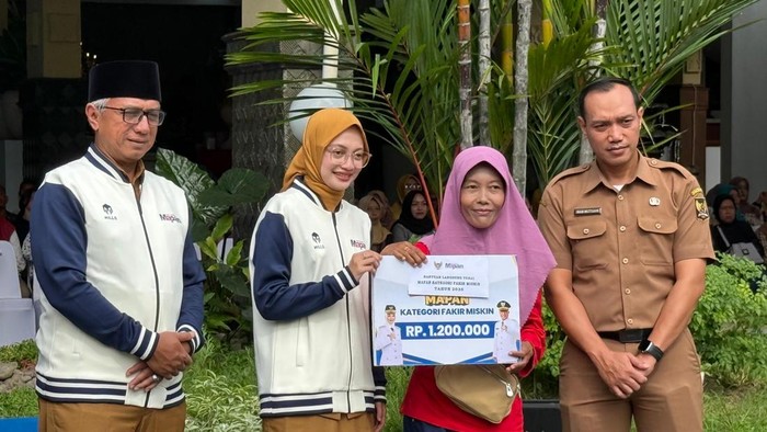 Mbak Wali Vinanda Salurkan BLT untuk 1.837 Warga agar Lebih Sejahtera