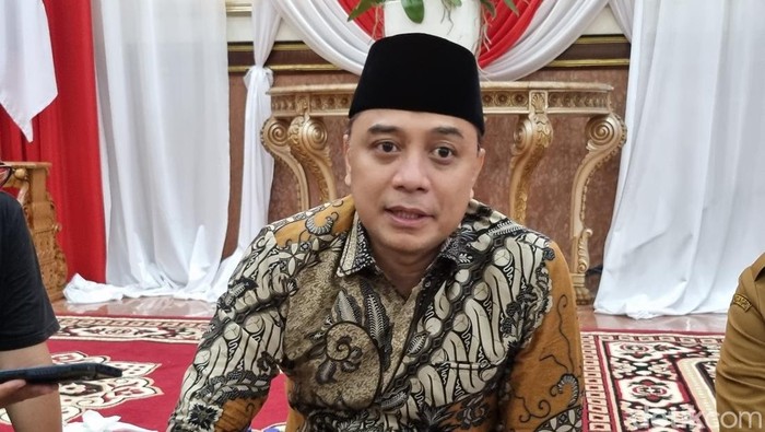 Parkir Surabaya Wajib Non-Tunai Mulai 2026, Warga yang Tolak Bakal Didenda