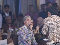 Kala Walkot Bogor Ikut Nyanyi Bareng Cakra Khan di detikJabar Awards 2025