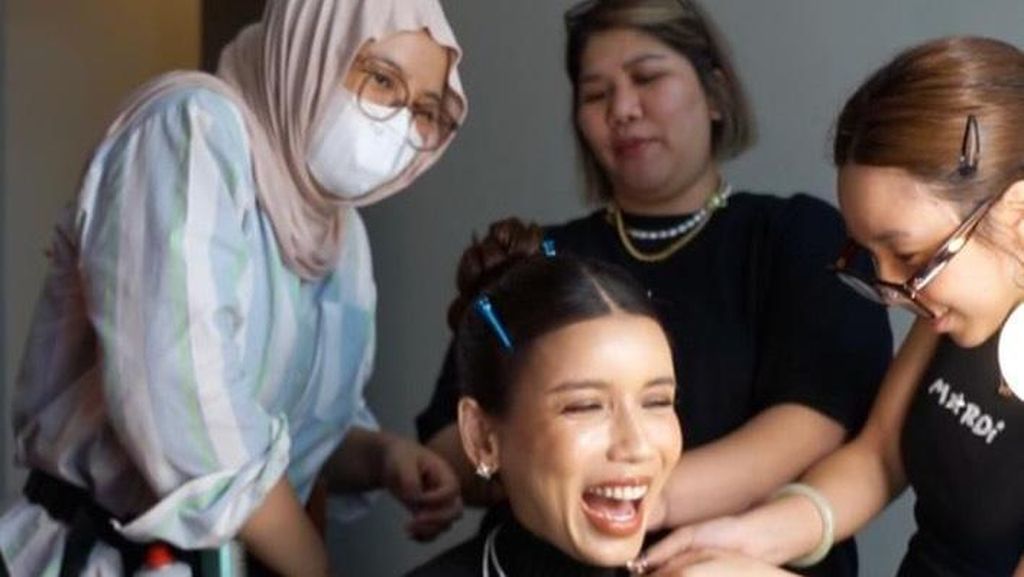 Sabrina Chairunnisa Selalu Dilibatkan dalam Karya Wanda Ponika