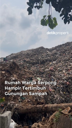 Video: Rumah Warga Serpong Hampir Tertimbun Gunungan Sampah