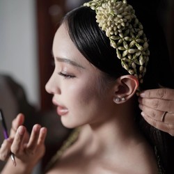 Semua Mata Tertuju ke Kecantikan Amanda Zahra saat Siraman