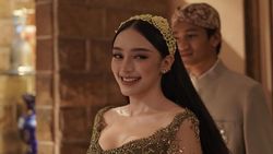 Semua Mata Tertuju ke Kecantikan Amanda Zahra saat Siraman