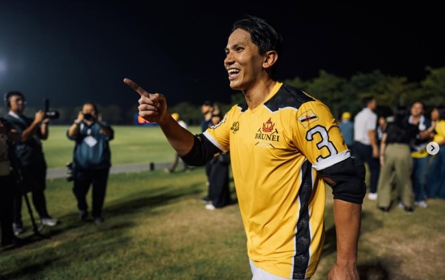 SEA Games 2025 juga dimeriahkan dengan kehadiran pangeran tampan Brunei Darussalam, Pangeran Abdul Mateen. Putra Sultan Brunei, Hassanal Bolkkiah, ini mewakili negaranya di SEA Games 2025 untuk cabang olahraga polo. Foto: Dok. Instagram ranoadidas, tmski, phralan via vn express