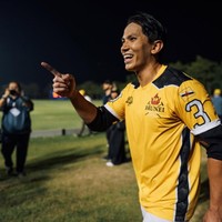 SEA Games 2025 juga dimeriahkan dengan kehadiran pangeran tampan Brunei Darussalam, Pangeran Abdul Mateen. Putra Sultan Brunei, Hassanal Bolkkiah, ini mewakili negaranya di SEA Games 2025 untuk cabang olahraga polo. Foto: Dok. Instagram ranoadidas, tmski, phralan via vn express