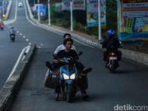 Ketemu Pengendara Lawan Arah di Jalan Raya, Harus Gimana?