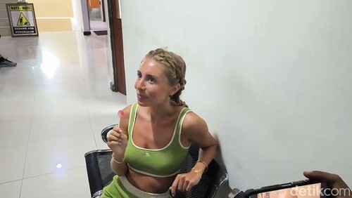 Bonnie Blue di Kantor Imigrasi Kelas I Khusus TPI Ngurah Rai, Jimbaran, Badung, pada Kamis (11/12/2025). (Fabiola Dianira)