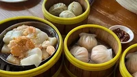 Ada restoran dimsum bernama Wing Heng yang kelezatannya juga patut diacungi jempol. Lokasinya di Jalan Tanjung Duren Raya No.76, menawarkan dimsum mulai dari Rp 20.000an. Tetapi dimsum ini non halal, ya! Foto: Google Review