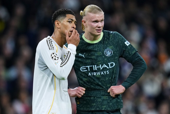 MADRID, SPAIN - DECEMBER 10: Erling Haaland of Manchester City and Jude Bellingham of Real Madrid reacts during the UEFA Champions League 2025/26 League Phase MD6 match between Real Madrid C.F. and Manchester City at Estadio Santiago Bernabeu on December 10, 2025 in Madrid, Spain. (Photo by Image Photo Agency/Getty Images)