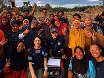 POV Fadil Jaidi di Aceh Tamiang, Warga Bersorak Dibawakan Genset dan Starlink