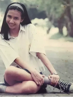 Natural Banget! Begini Gaya Seleb 90-an Saat Masih Sekolah