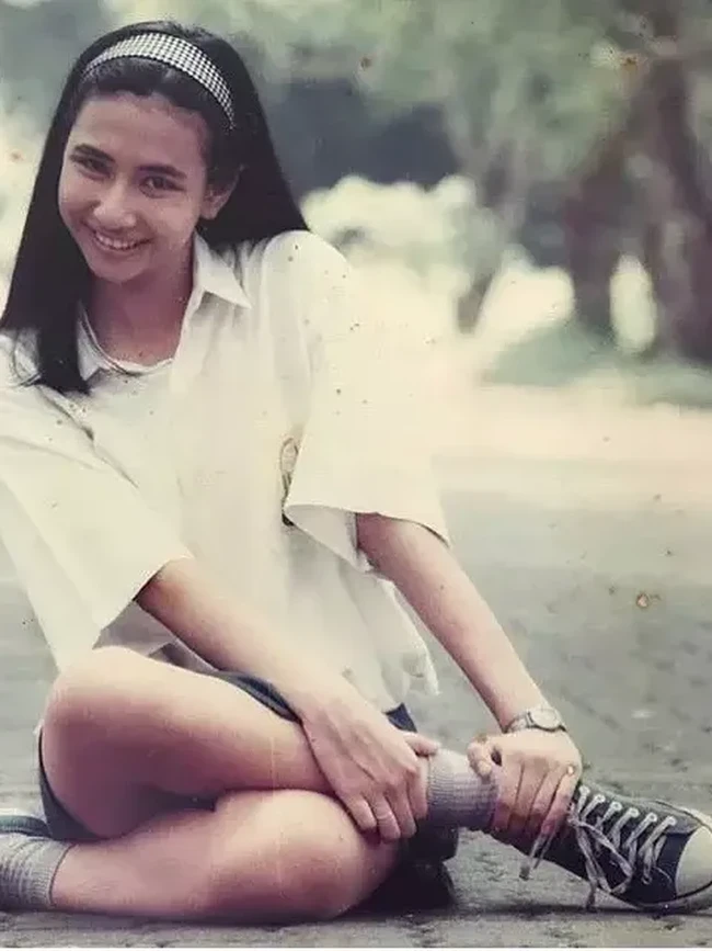 Natural Banget! Begini Gaya Seleb 90-an Saat Masih Sekolah