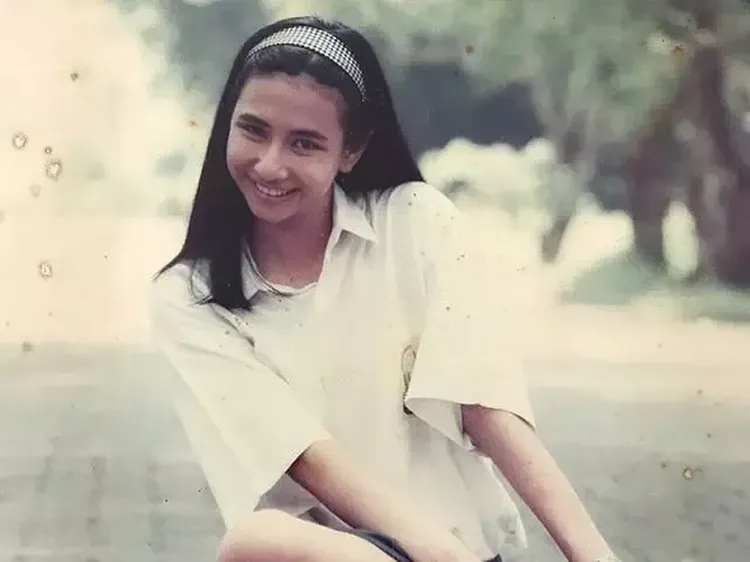 Natural Banget! Begini Gaya Seleb 90-an Saat Masih Sekolah