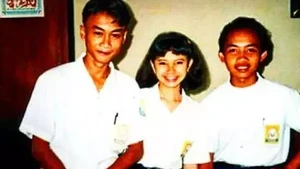 Rossa tampil super imut di masa SMP dengan rambut berombak tebal yang bikin wajahnya makin manis. Foto: Instagram