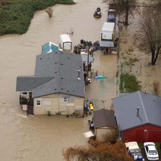Foto Udara Banjir Parah Akibat Sungai Meluap di Washington