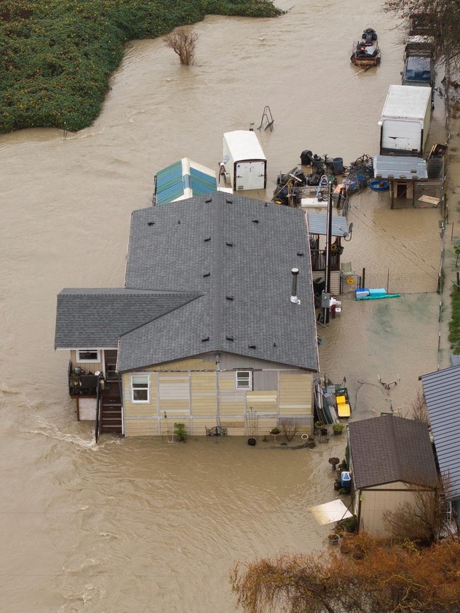 Foto Udara Banjir Parah Akibat Sungai Meluap di Washington
