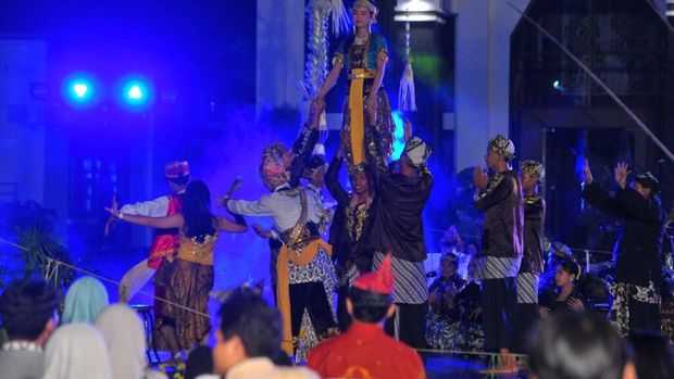 Ilustrasi Pertunjukan kesenian Sandur Ilustrasi Pertunjukan kesenian Sandur